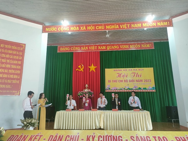 THI TRAC NGHIEM 1